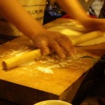 ピザの台を伸ばす