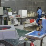 チームは工程別に作業を分担している