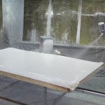 デッキに使うノンスリップの型にゲルコートを吹き付け