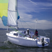 安定したセーリングが楽しめる