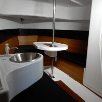 広く明るいキャビン