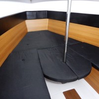 キャビンテーブルはダブルバースへ